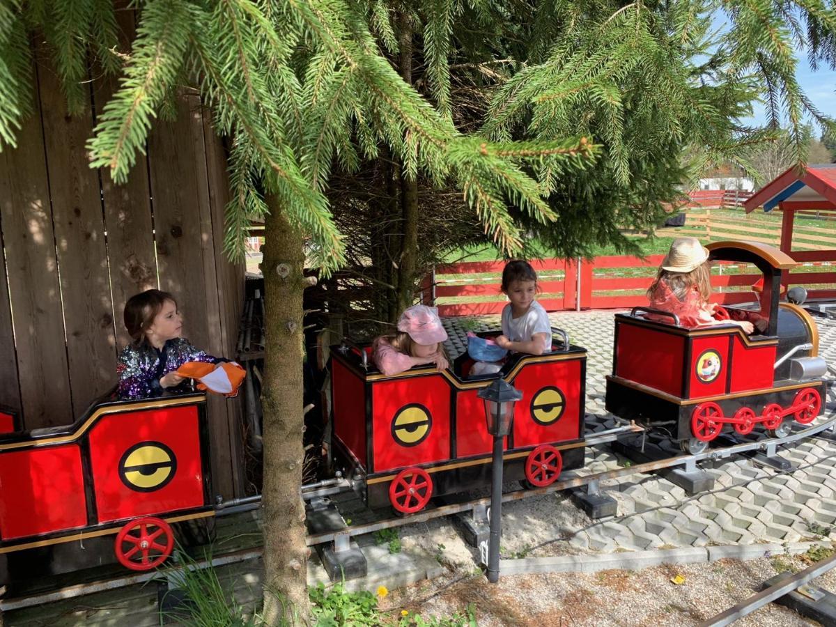 Ferienhaus Spielburg Altotting Bagian luar foto