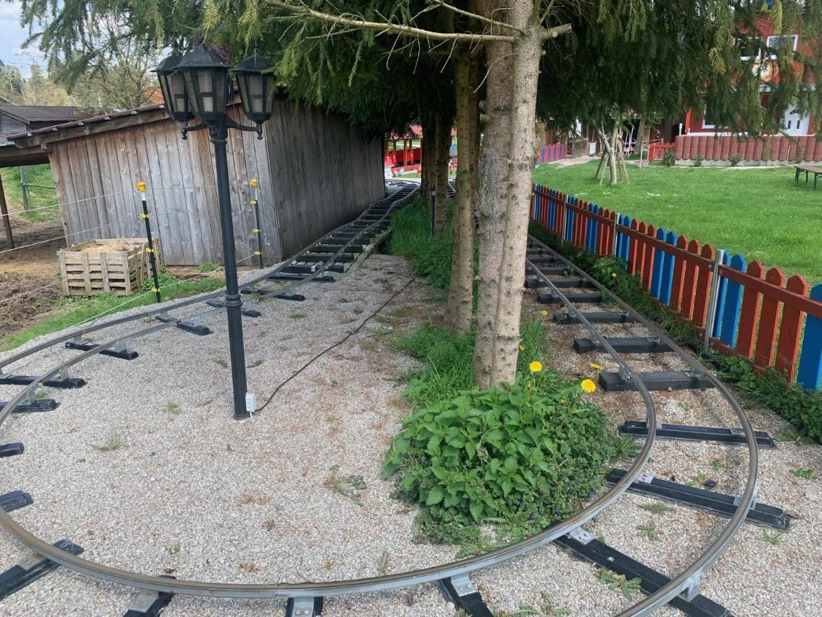 Ferienhaus Spielburg Altotting Bagian luar foto