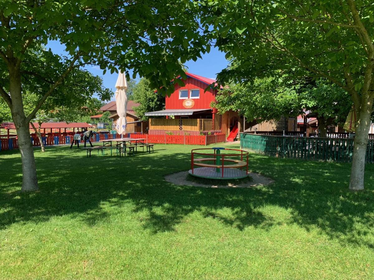 Ferienhaus Spielburg Altotting Bagian luar foto